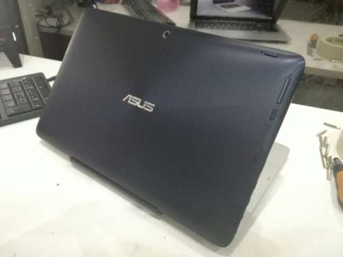 AS NEW*ASUS TRANSFORMER*2 IN 1*INTEL ATOM Z3775*2GB RAM*500GB HDD/32GB SSD*